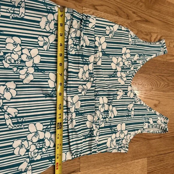 Title Nine Dream V-Neck Green & White Stripe Floral Dress Size M Hiking Outdoors - Picture 9 of 11